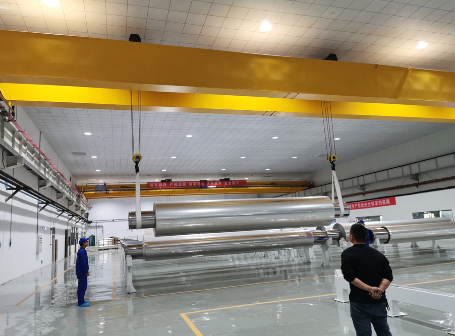 智能搬运起重机.jpg 智能搬运起重机.jpg